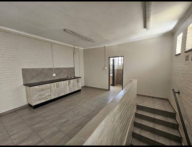 610M² WAREHOUSE TO LET IN BENROSE